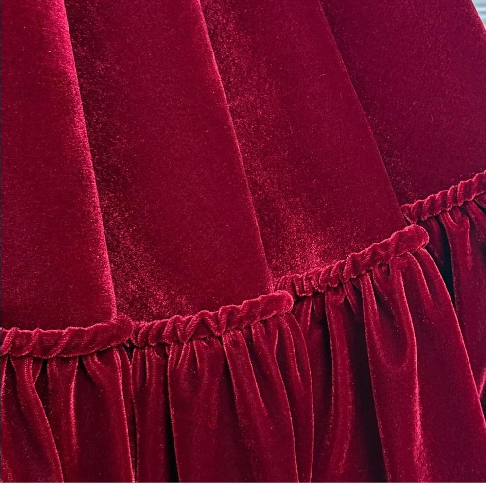 60-Inch Ruffled Velvet Christmas Tree Skirt Foam Padding Tie Closure Burgundy - Picture 5 of 9